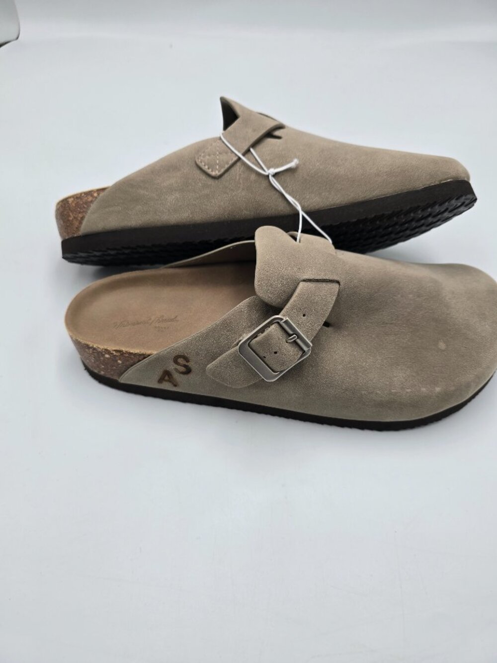 Universal Thread Clog - Picture 2 of 3
